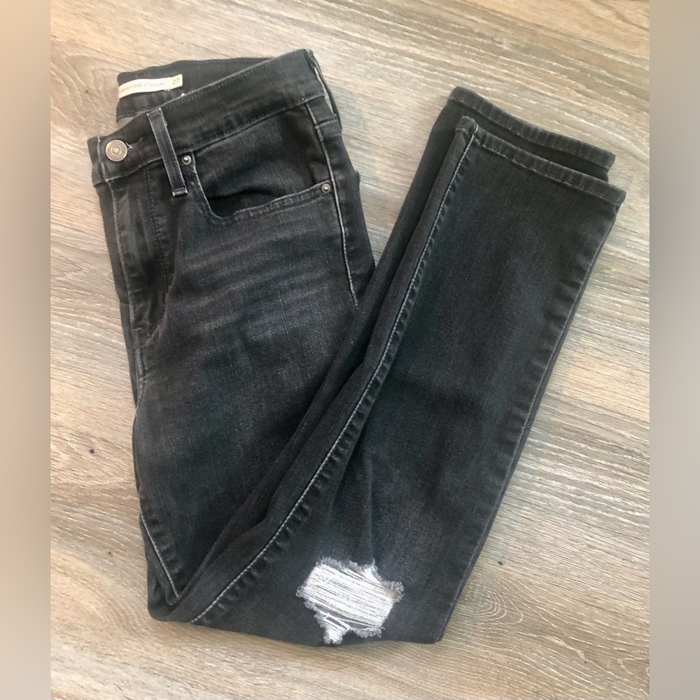 Levi’s Distressed Jeans